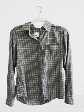Sarah Alexandra Women’s Gray Windowpane Button-Up Shirt